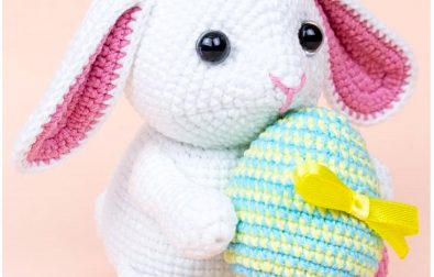 amigurumi-bunny-with-easter-egg-2020