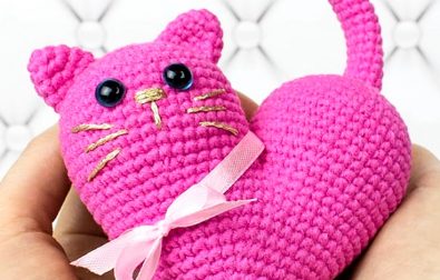 valentines-day-cat-free-crochet-pattern-2020