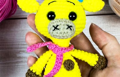 tiny-giraffe-free-amigurumi-pattern-2020